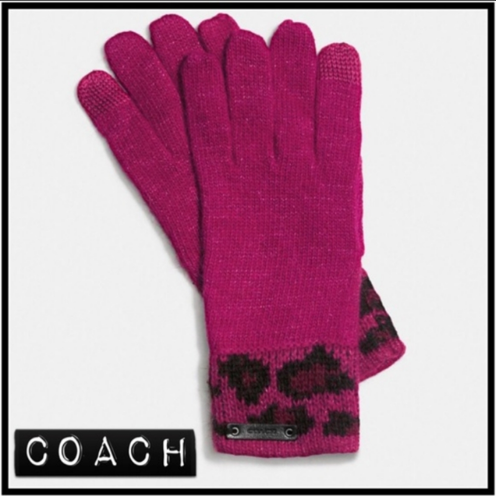 NWT COACH Ocelot Touch Gloves F86022 Cranberry